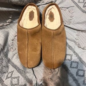 UGG Cottage Clog SIZE 8